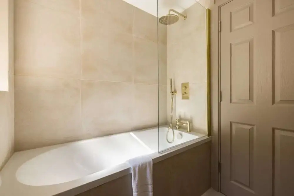 The Tyrwhitt Road Place - Lovely 2bdr Flat With Garden