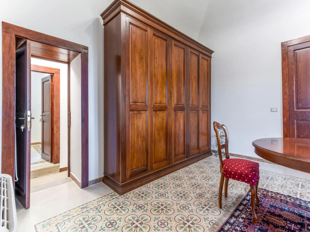 Lavish Sicilian Villa With Pool