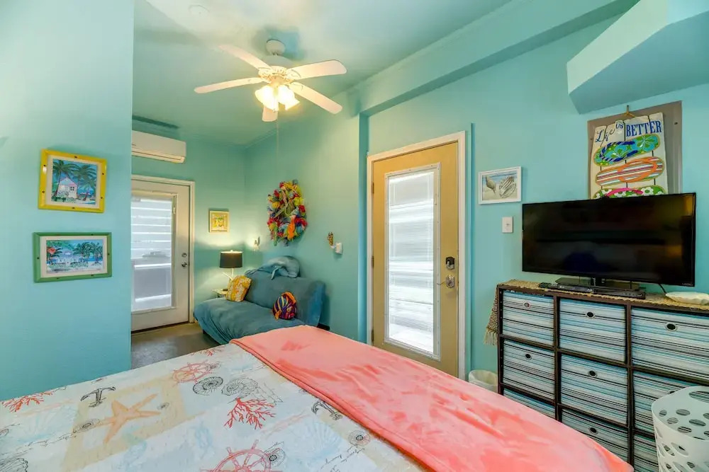 1 Mi to Marina: Cozy Angler's Cottage in Rockport