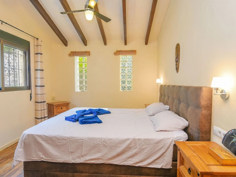 Beautiful 8-person Villa in Moraira, Near Centre, sea and Beach, Very Nicely Furnished