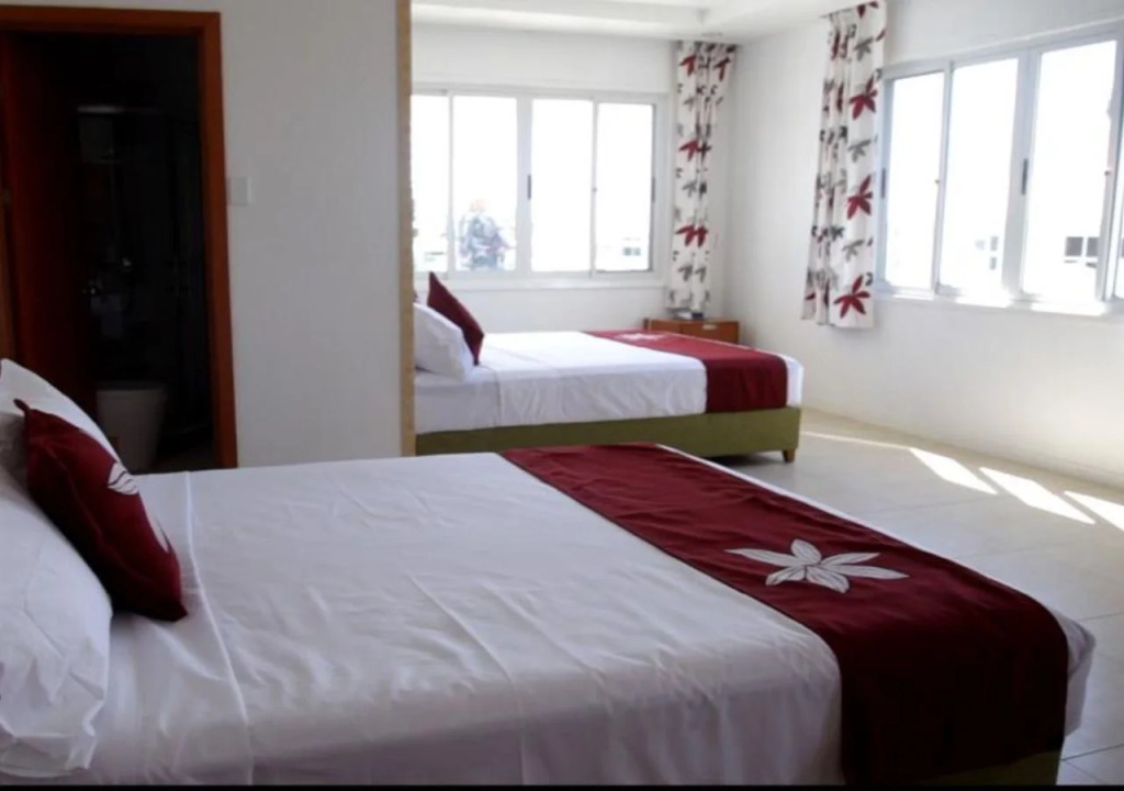 Alec's Hotel