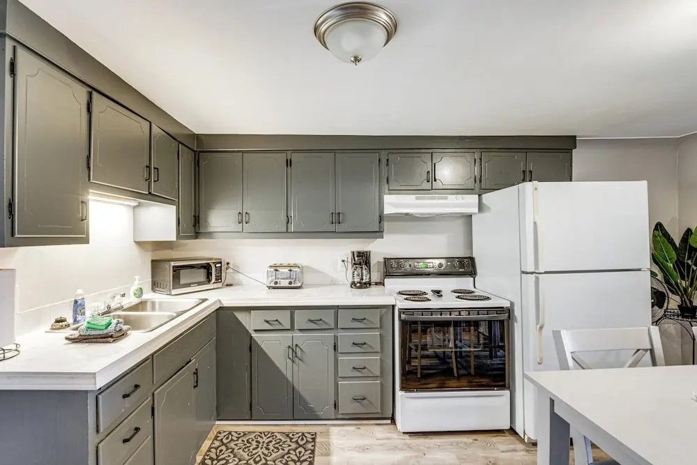 Waterfront Condo 2 Mi to Historic Dtwn Port Huron