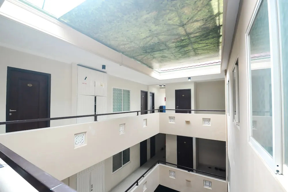 Airy Ahmad Yani Ketintang Baru Dua 12 Surabaya