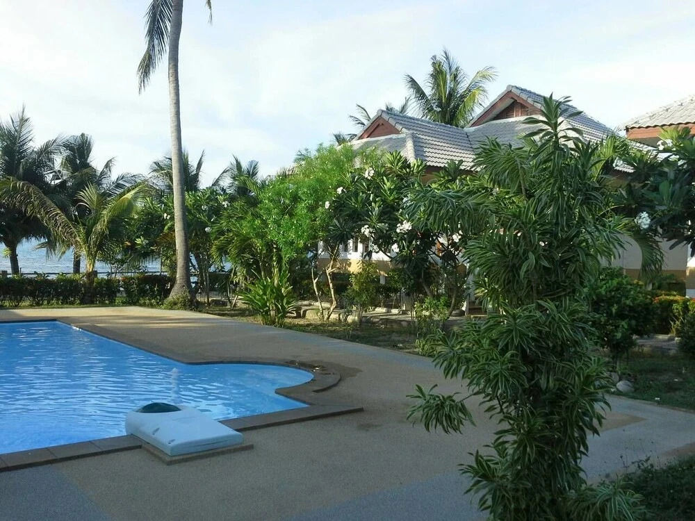 Krisada Beach Resort