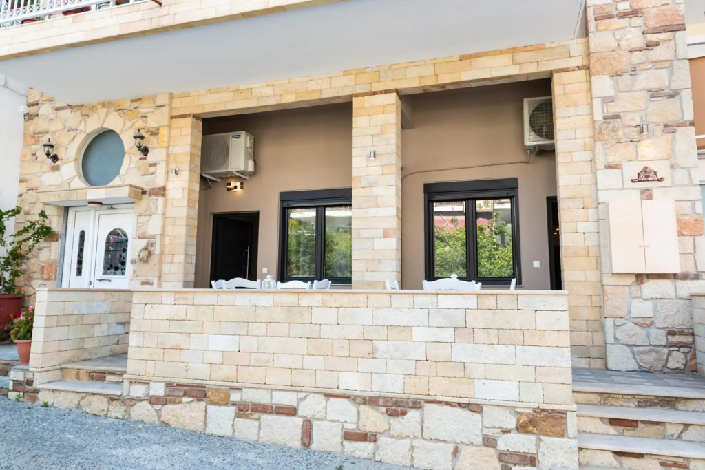 Evdokias Apartments and Rooms