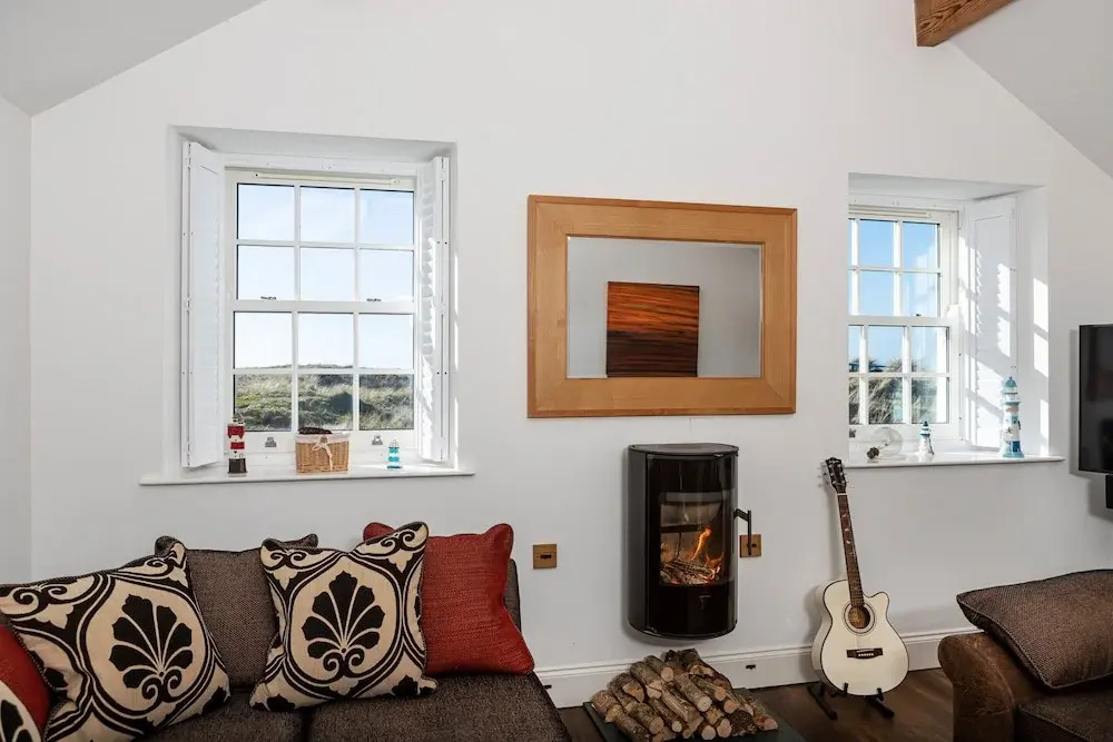 Lighthouse With Sea-views in Cumbria, No Deposit