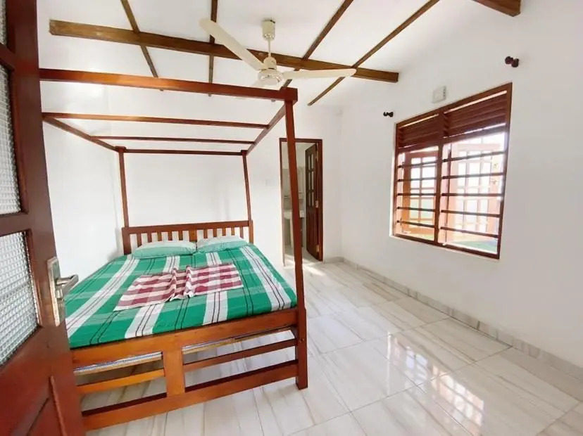 The Wave Surf Inn Midigama