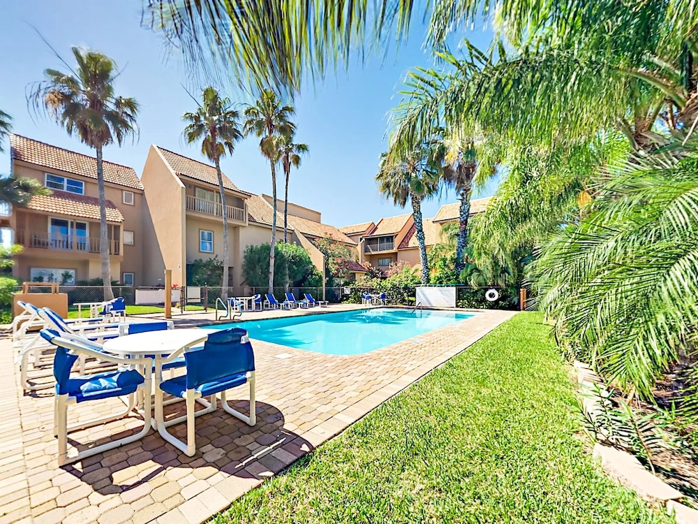 4br W/ Stunning Bay Views - Pool, Boat Slip 4 Bedroom Condo