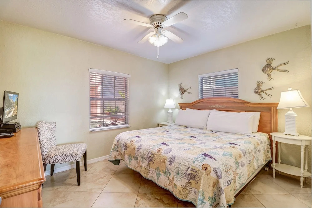 Sunset Beach W/ Pool & Gulf-view Rooftop Deck 4 Bedroom Home