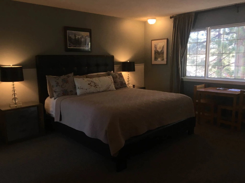 Cinnamon Bear Inn