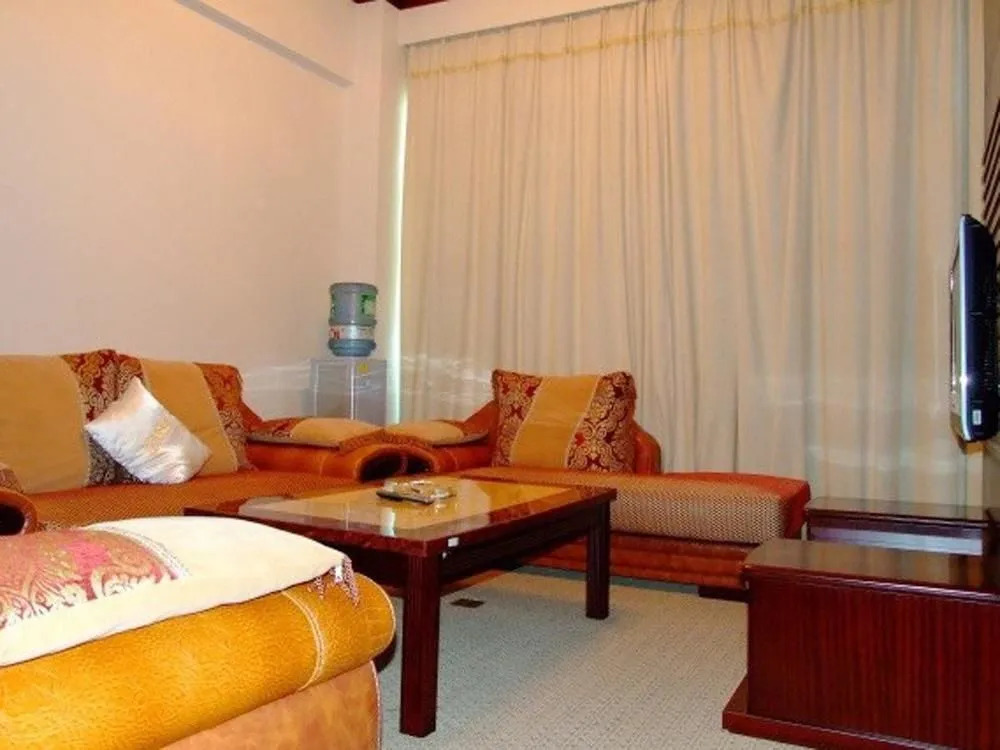 Kunming Jinggu Hotel