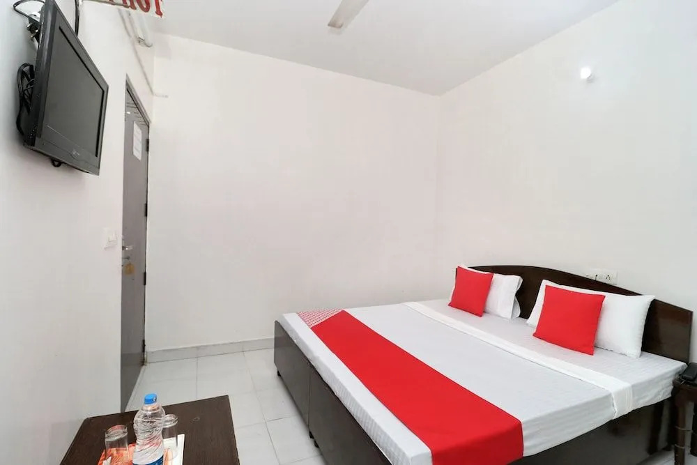Oyo 27614 Hotel Oscar Inn