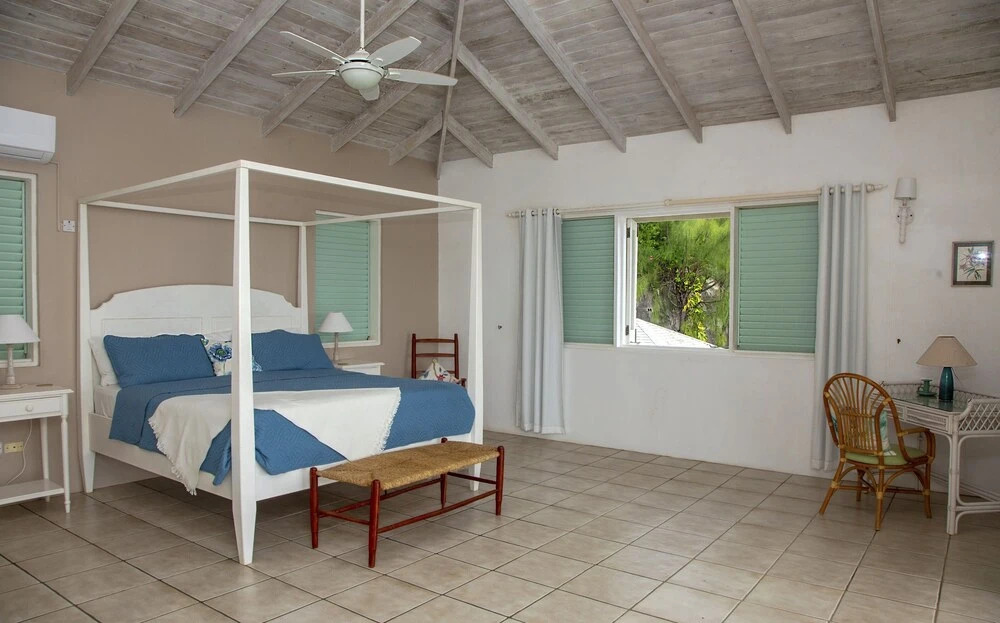 Zephyr Hill - 4 bedroom Villa with awe inspiring views 4 Villa by RedAwning