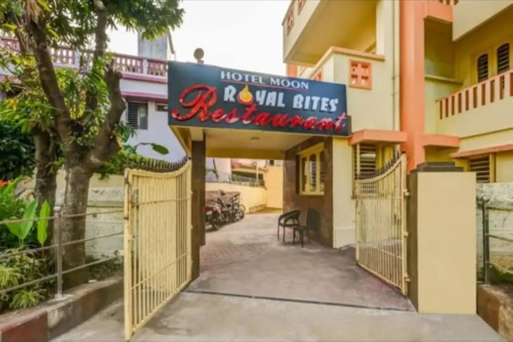 Moon CT Road Puri by Goroomgo