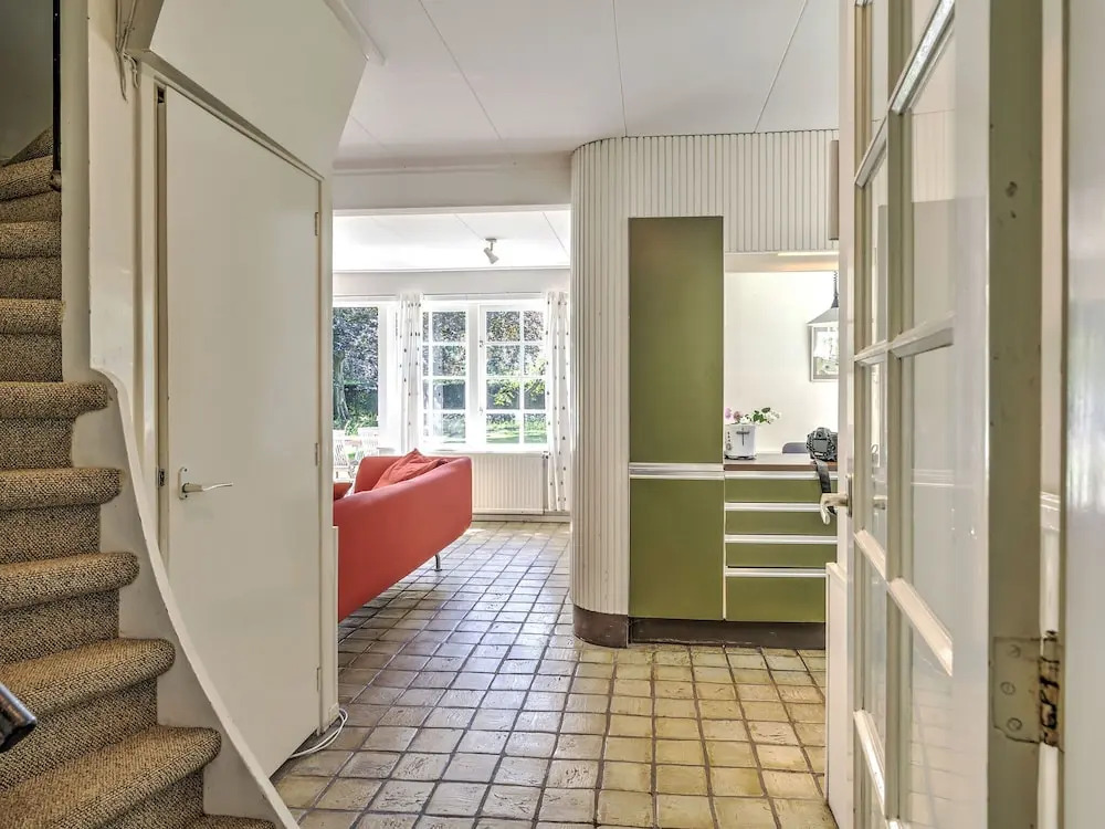 Lovely Chalet near Sea in Oostvoorne