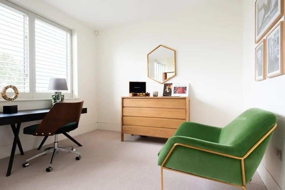 The East Finchley Retreat - 6bdr House With Swimming Pool, Garden, Parking
