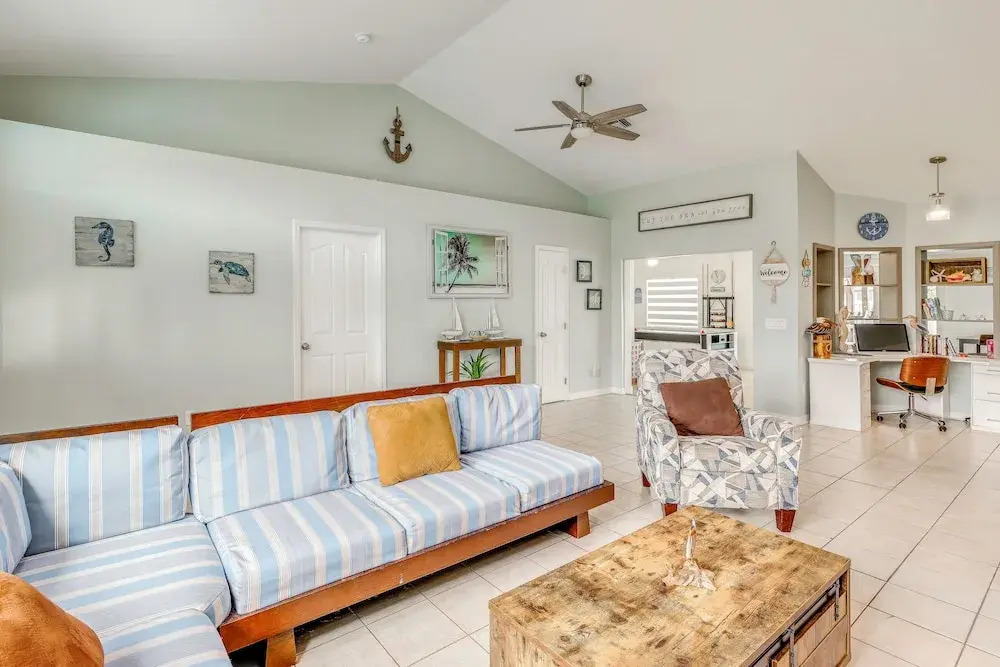 Pet-friendly Fort Pierce Home w/ Pool & Kayaks!