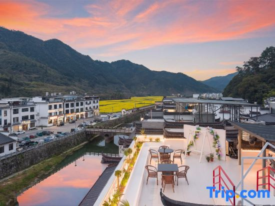 Wuyuan Yunxi Valley · 360° Terrace View Resort