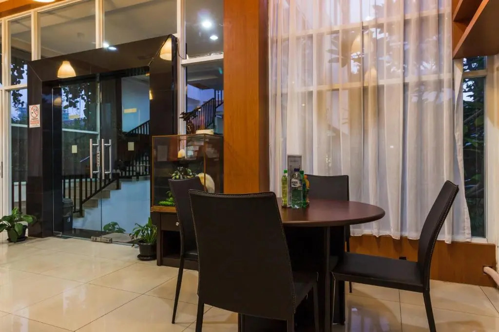 RedDoorz Premium @ Ampera Raya 2
