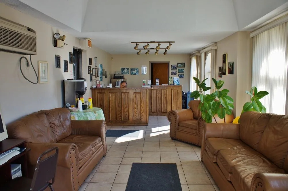 Americas Best Value Chalet Inn and Suites Niagara Falls
