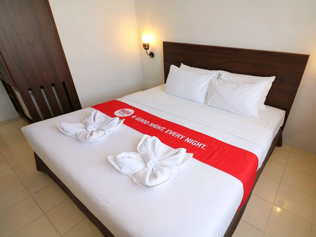 NIDA Rooms Bang Rak Emerald