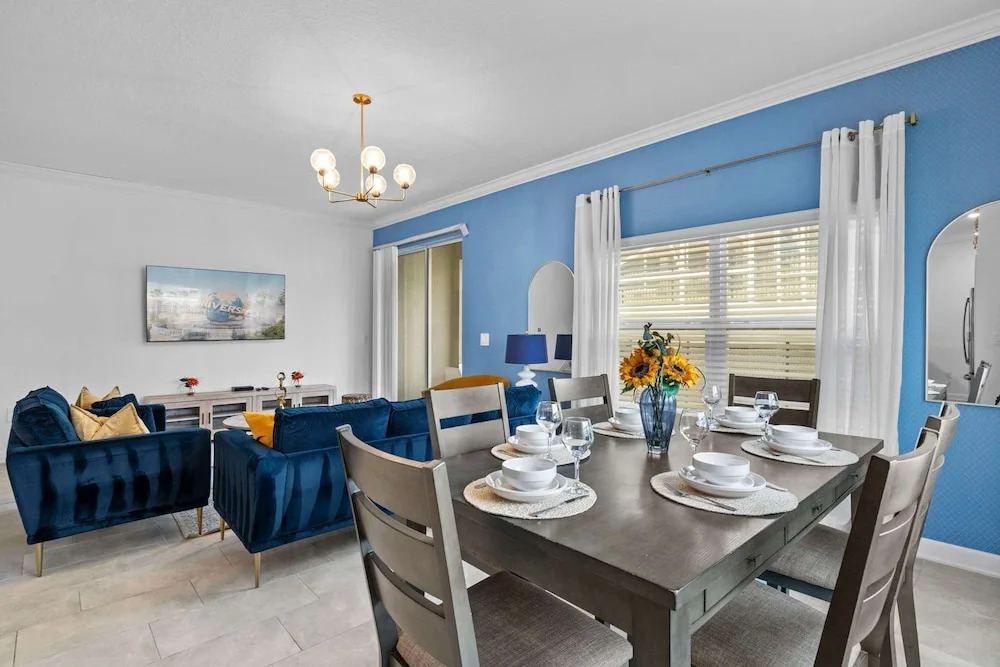 Gorgeous 5bed TH Close to Disney Water Park