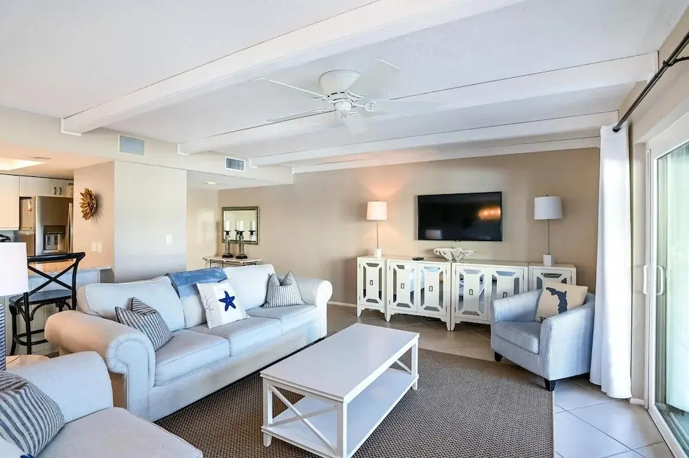 2 2 Oceanside Modern Condo Ocean View