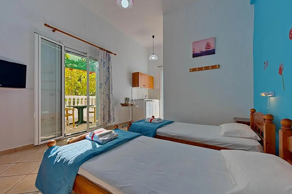 Mikro Nisi Studios & Apartments