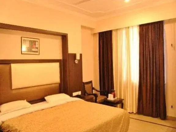 Paramount Hotel