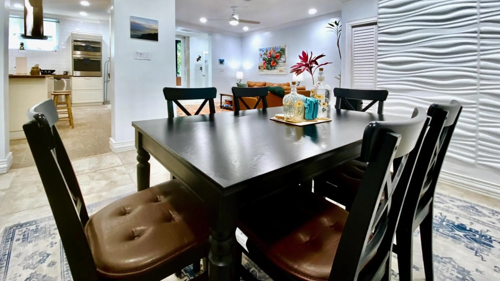 DreamSpace Cottage, Private Pool, Lush Garden, Car Included