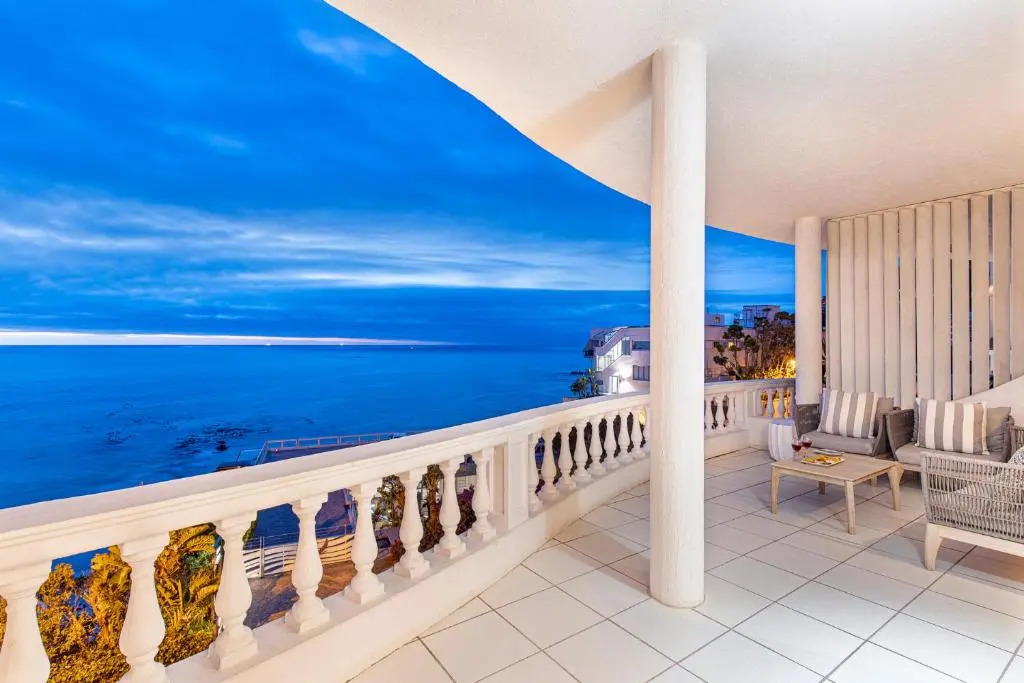 Clifton YOLO Spaces - Clifton Beachfront Apartments