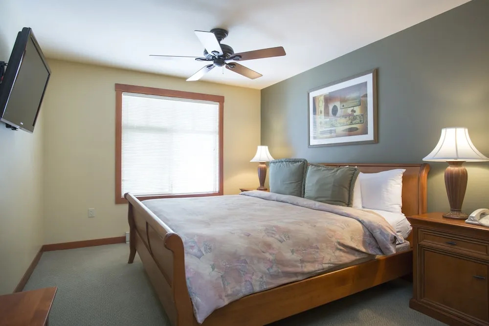2310 - Two Bedroom Standard Eagle Springs East 2 Condo by RedAwning