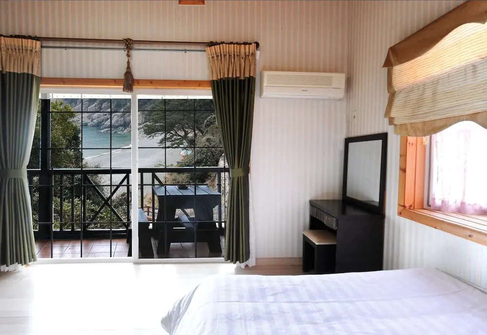 Geoje Floria Pension