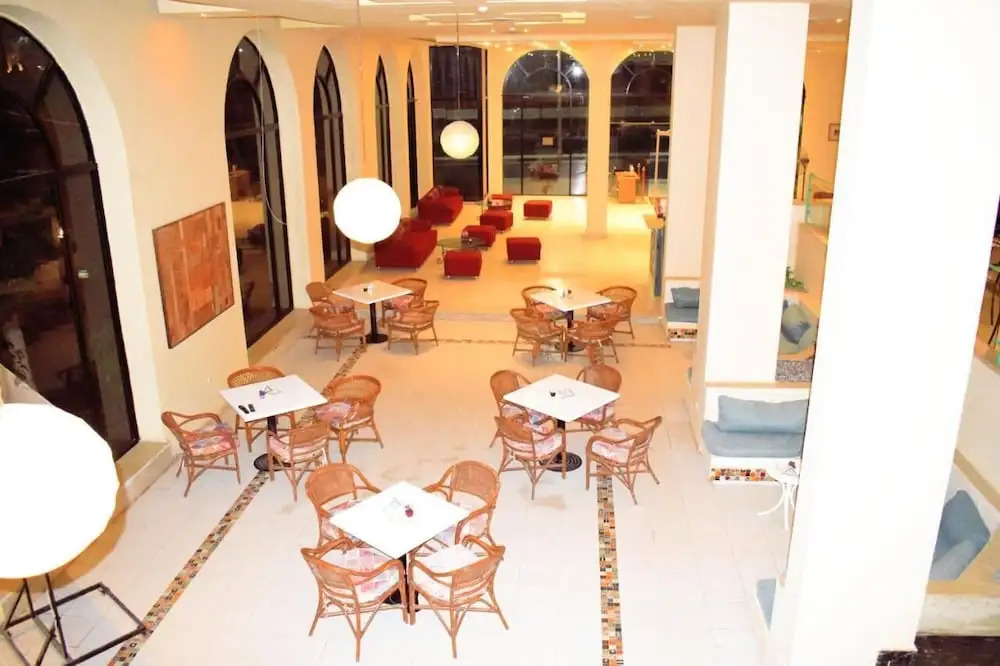 Jewels La Perla Hotel
