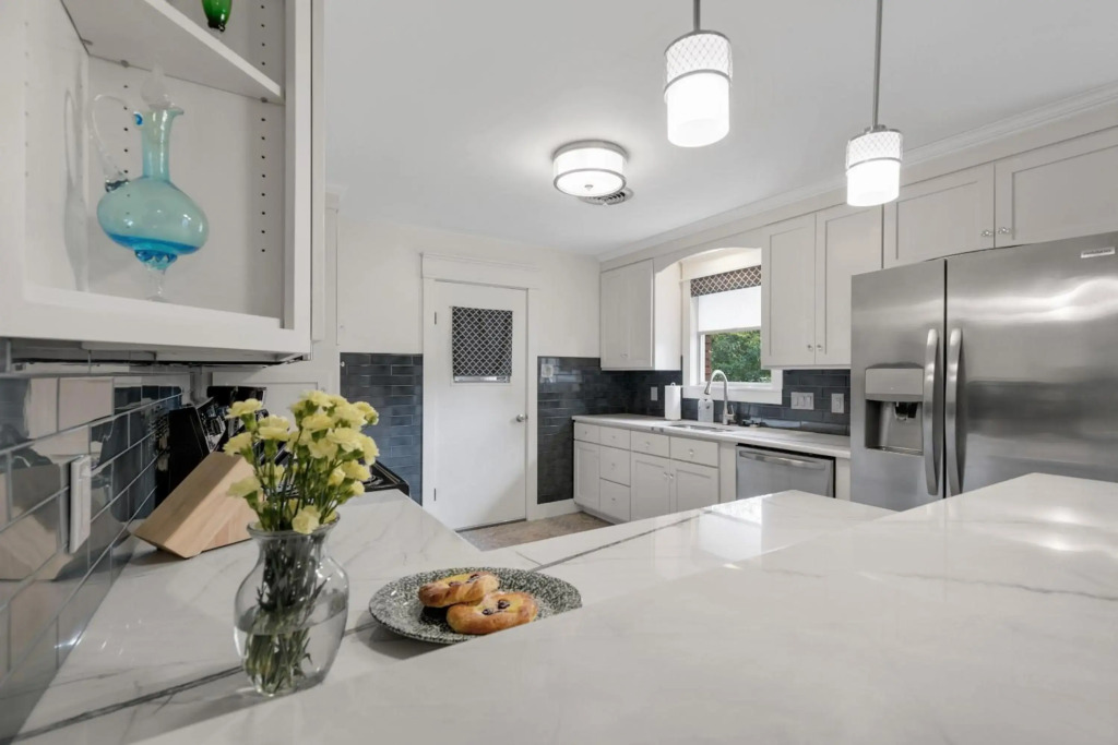 Gorgeous Home With Grill 5min From Mainst!