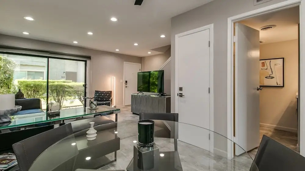 Unbeatable Old Town Location! Modern and Classy!