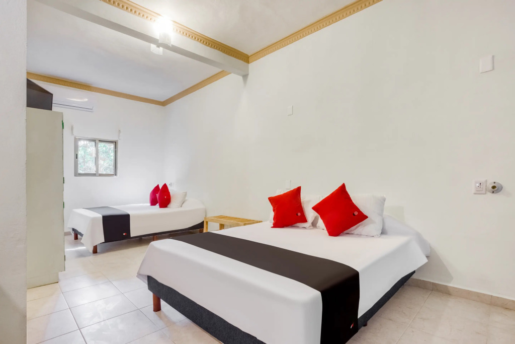 Hotel Arco Maya