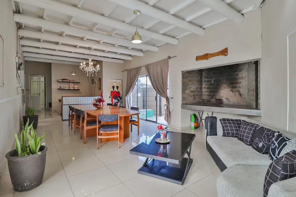 Mauya Guesthouse