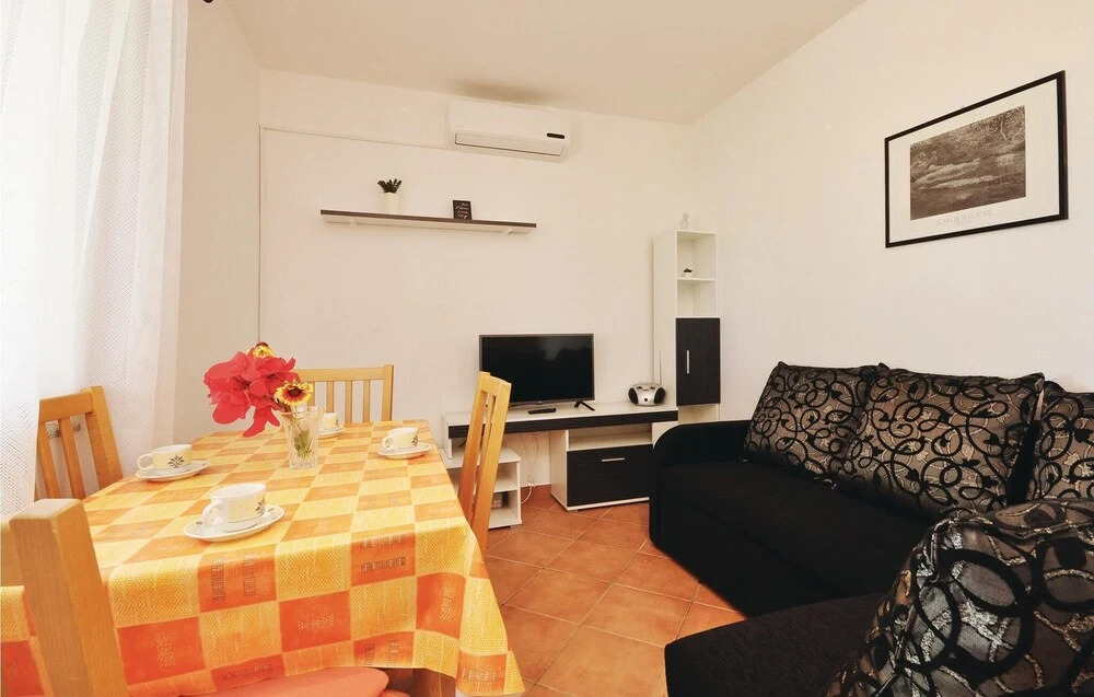 Awesome Home in Starigrad Paklenica With 1 Bedrooms