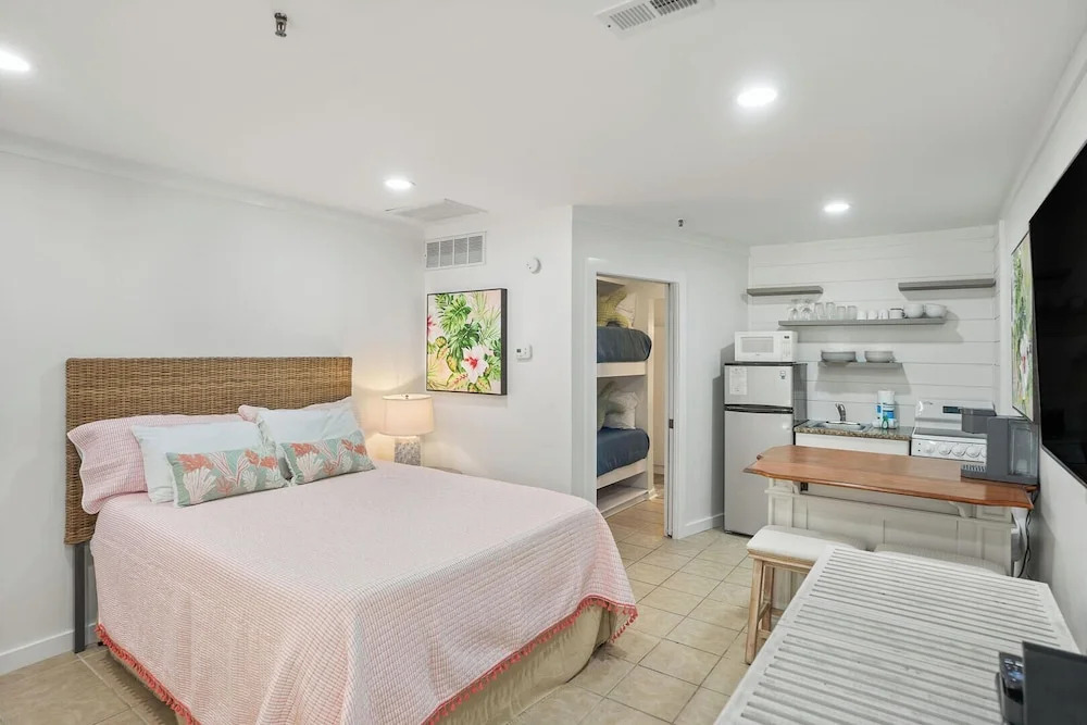 529 Sunsuite