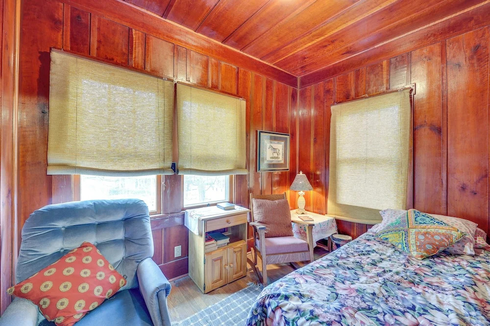 Eureka Springs Vacation Rental < Half-mi to Dtwn!