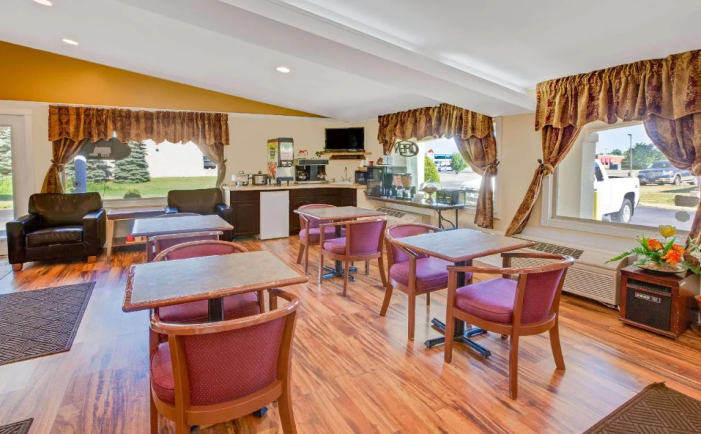 Rodeway Inn & Suites Saginaw I-675