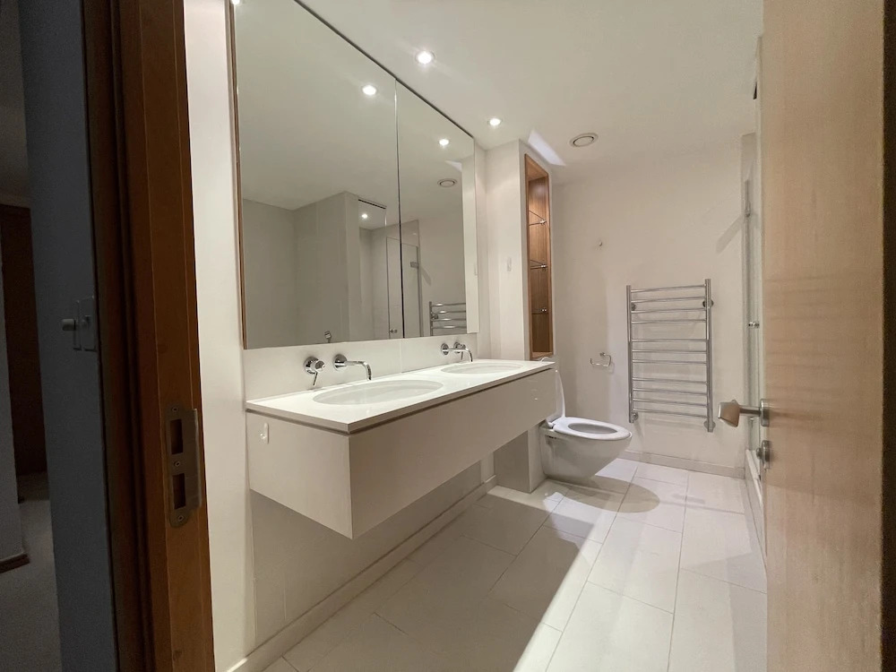 Stunning View 2 Bed Apartment - Canary Wharf City