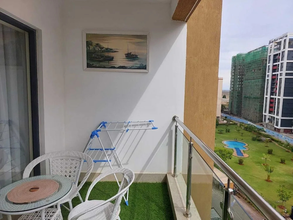 Lux Suites Enzi Heights Apartments