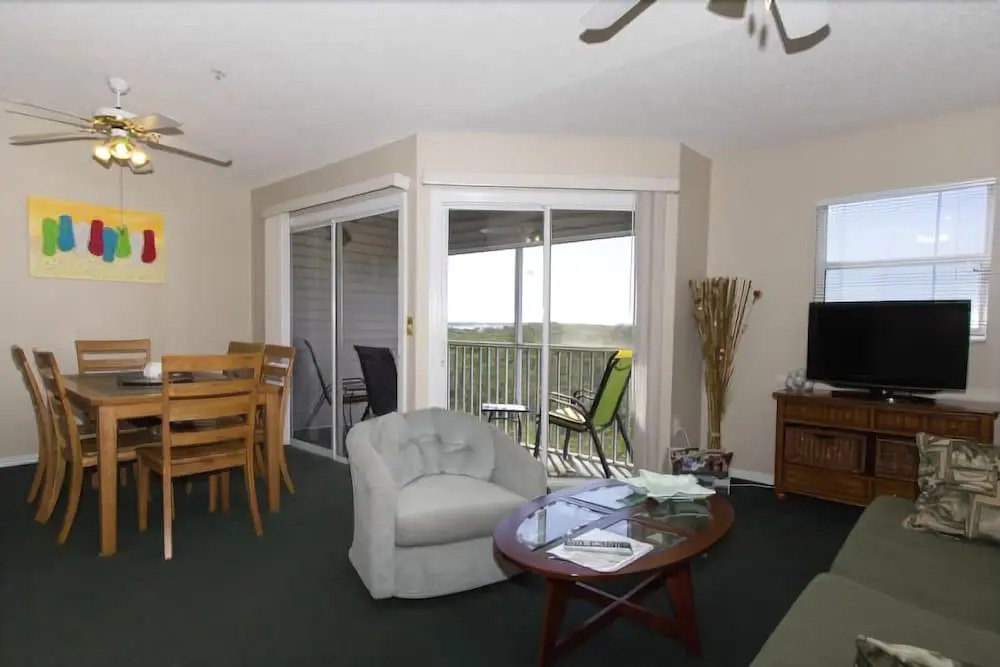 Sandy Pointe 210