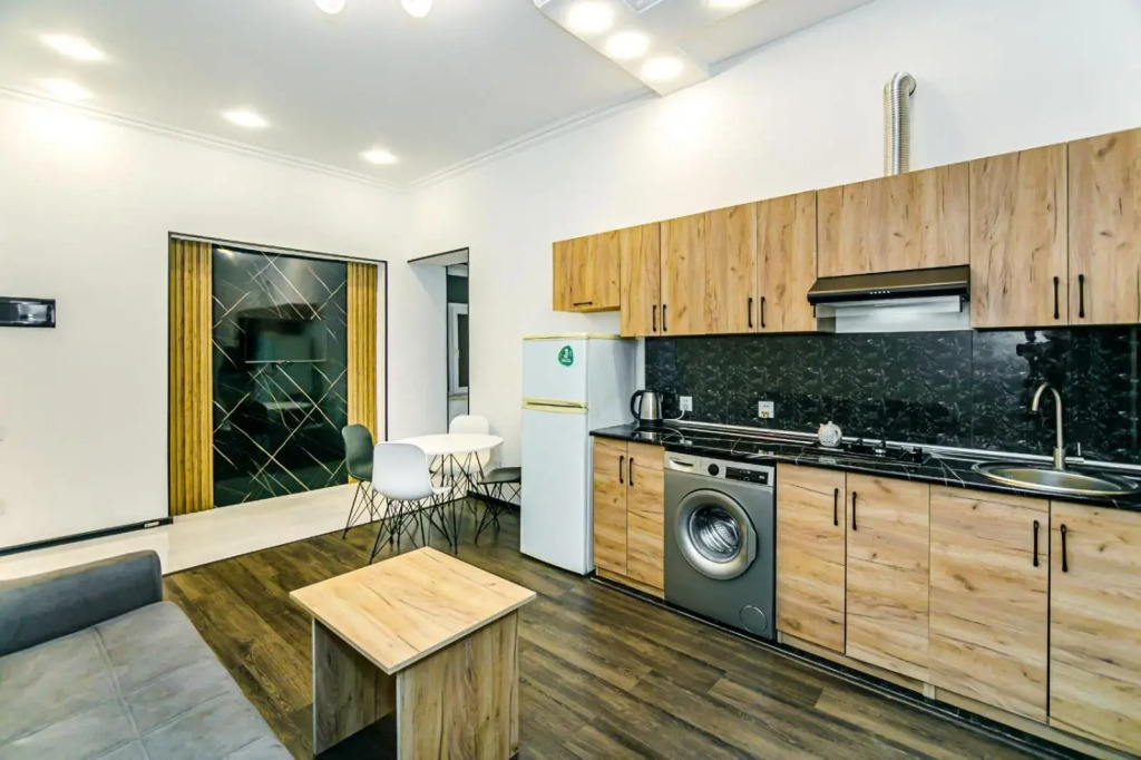 M Estate. 2 Room Home in Targovu