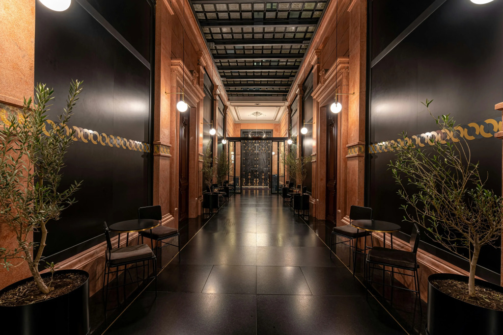Umbral, Curio Collection By Hilton