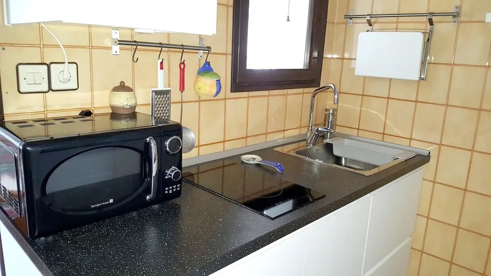 House With 2 Bedrooms in Roses, With Wonderful sea View, Pool Access a
