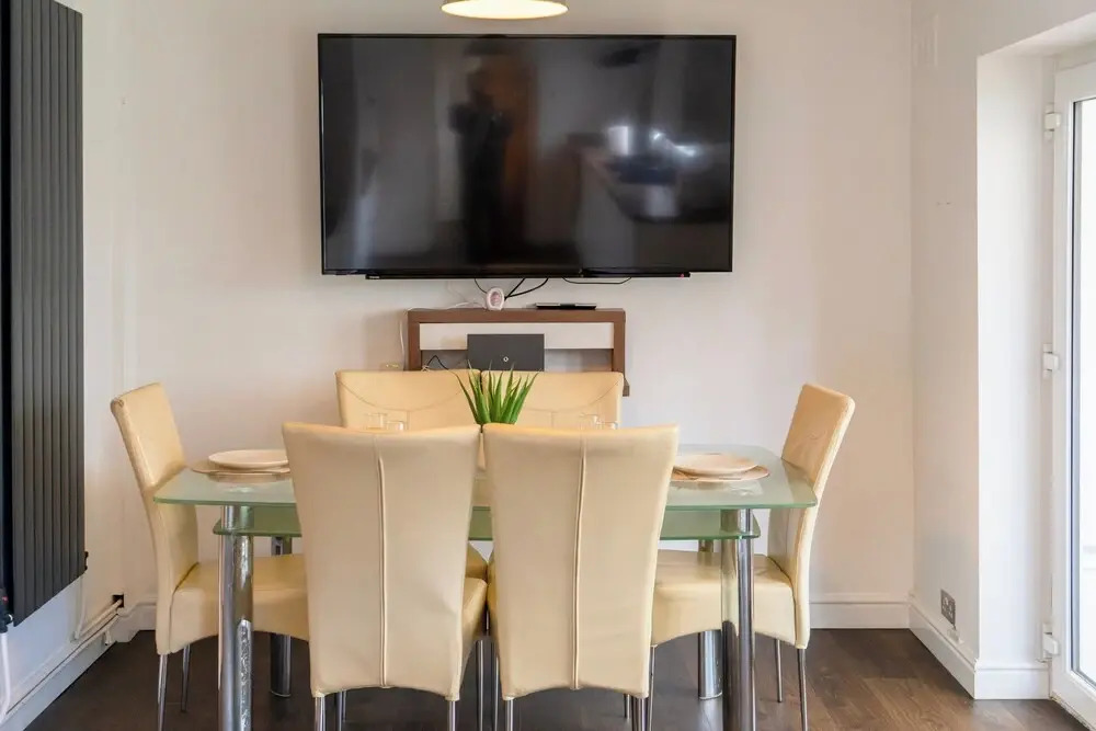 House - Sleeps 10 - Parking - Stn Close
