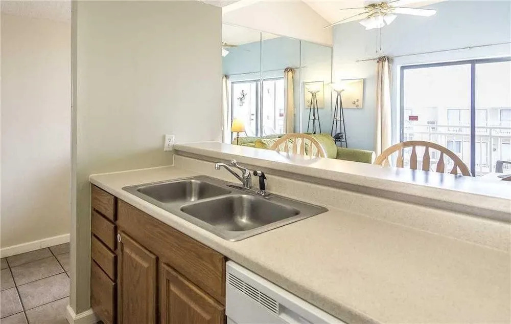 Sugar Beach 319 - 1 Br condo by RedAwning